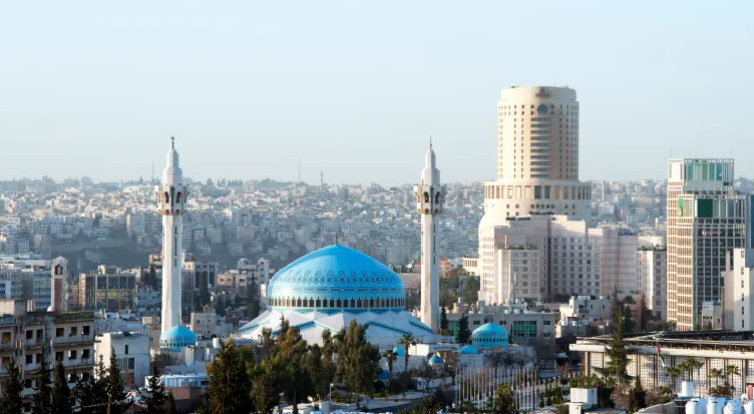 طقس صيفي مستقر وأجواء صافية في عمان حتى الأحد