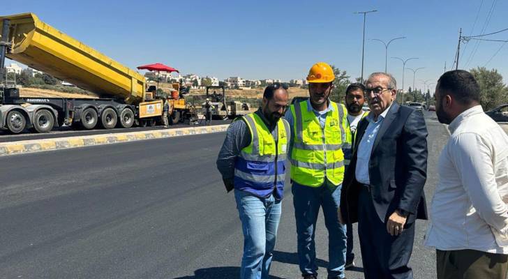 أبو السمن يتفقد أعمال صيانة طريق مادبا الغربي
