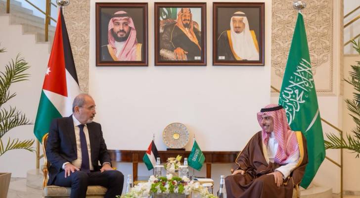 وزير الخارجية أيمن الصفدي ونظيره السعودي