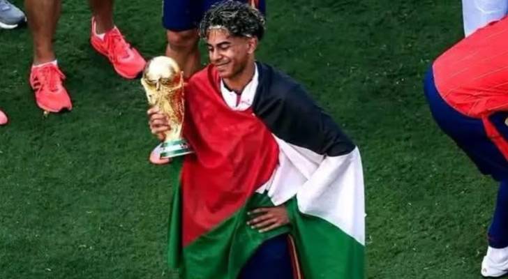 حقيقة صورة احتفال لامين يامال بعلم فلسطين في نهائي كأس العالم 2026