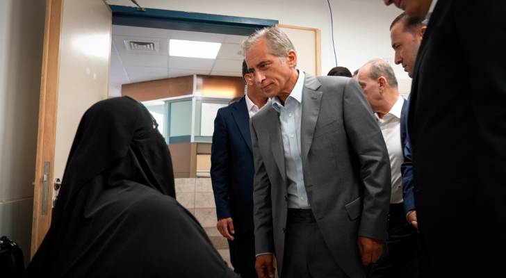 جعفر حسان خلال زيارته إلى لواء الرمثا