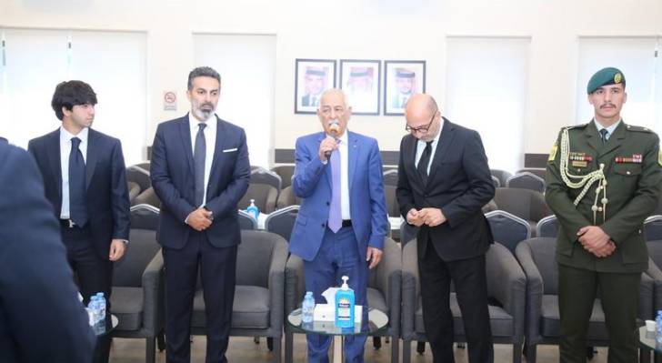 العيسوي يقدم واجب العزاء لعدد من العشائر