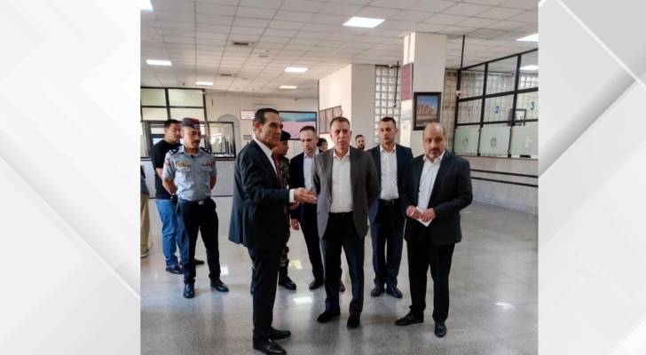 وزير الداخلية يتفقد مديرية الجنسية وشؤون الأجانب والاستثمار