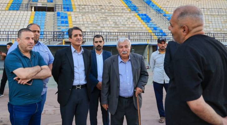 وزير الشباب يتفقد مشروع تأهيل أرضية ستاد مدينة الحسن في إربد