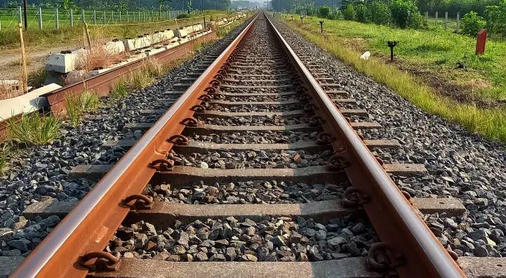 بشروط محددة.. هيئة النقل تتجه لإعفاء المنشآت الخاصة من رخصة السكك الحديدية