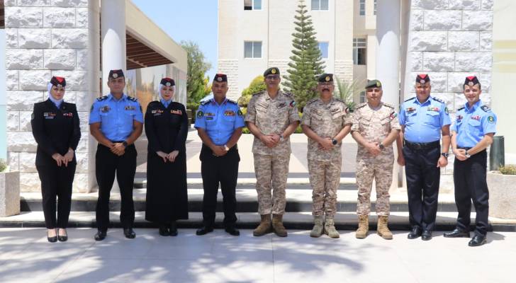وفد من أكاديمية الشرطة الملكية يزور كلية الدفاع الوطني الملكية الأردنية