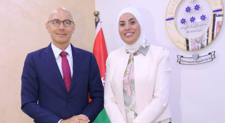 بني مصطفى والمفوض السامي لحقوق الإنسان يبحثان التعاون في المجالات الاجتماعية
