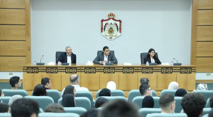 حوار النواب والطلبة