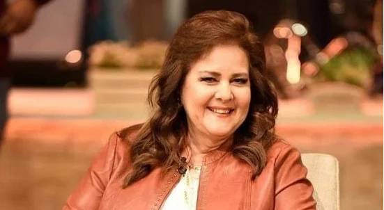 الفنانة دلال عبدالعزيز