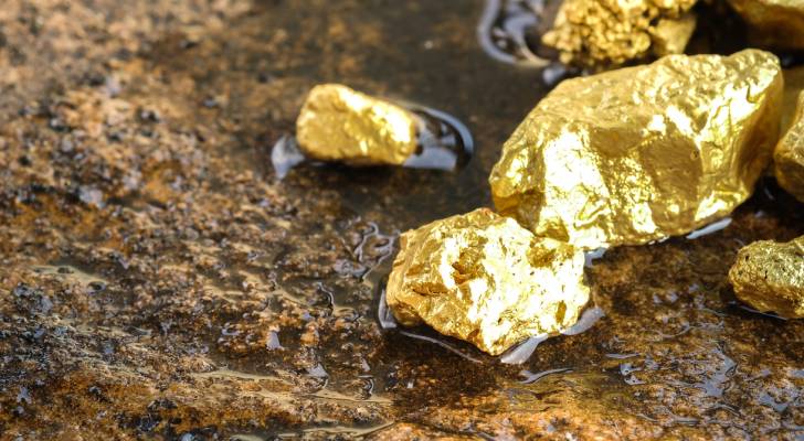 مصرع عامل جراء سقوط صخرة داخل نفق في أكبر منجم للذهب في مصر