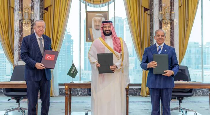 ولي العهد السعودي والرئيس التركي ورئيس وزراء باكستان