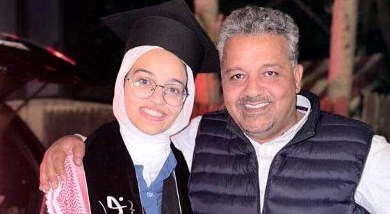 منذ طفولتها مجتهدة.. جنى تتوج مسيرتها بمعدل 99.2% في الصحي