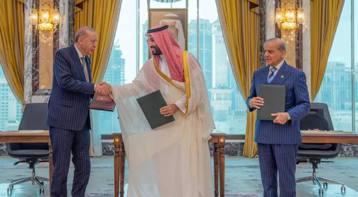 ولي العهد السعودي والرئيس التركي ورئيس وزراء باكستان