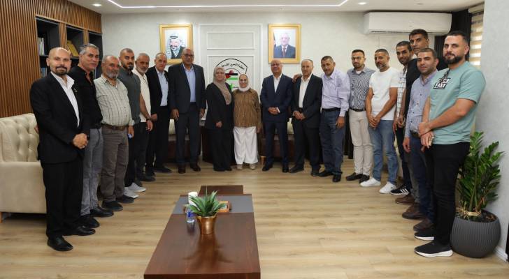 بتوجيهات الرئيس وتحت رعاية دائرة شؤون اللاجئين.. اللجنة الشعبية لمخيم الفارعة توقع عقدا للبدء بتنفيذ مشروع لتطوير البنية التحتية