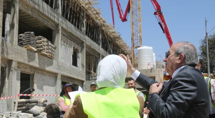 أبو السمن يتفقد مشروع إنشاء مدرسة أم الأسود الثانوية للبنات