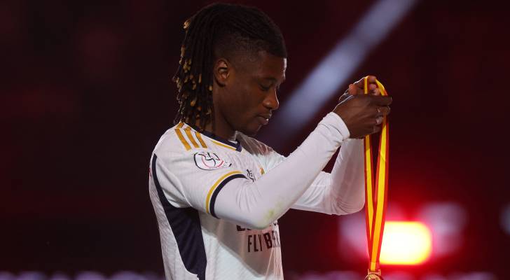 لاعب الوسط الفرنسي إدواردو كامافينغا