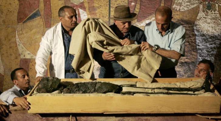 عالم الآثار زاهي حواس