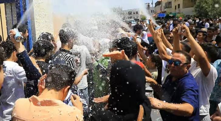 فرحة في نتائج التوجيهي - ارشيفية