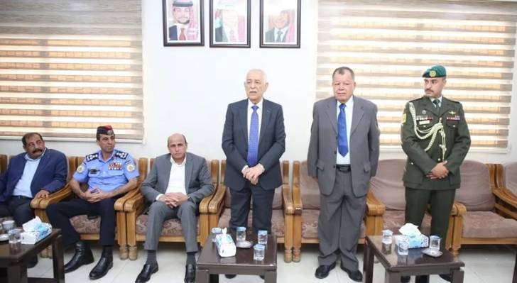 مندوبا عن الملك وولي العهد.. العيسوي يعزي المجالي