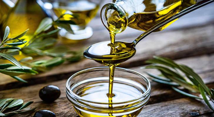 "الغذاء والدواء" والنقابة يبحثان اشتراطات سلامة جودة زيت الزيتون للموسم الجديد