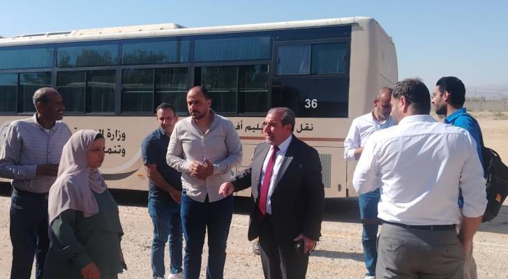 تربية العقبة تبدأ التشغيل التجريبي لمشروع النقل المدرسي
