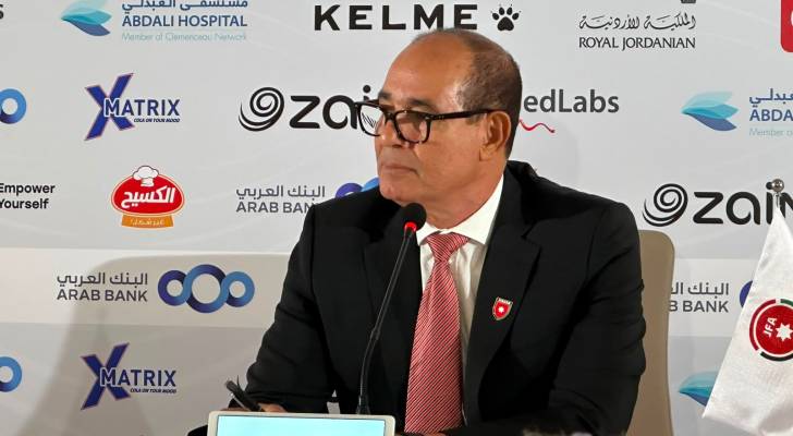 المدرب المغربي بادو الزاكي