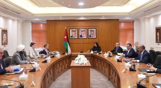 الفايز يستقبل وزير الدولة الكندي