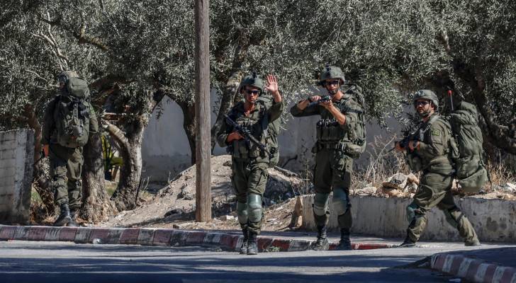 لليوم الـ 13.. الاحتلال يحاصر منازل في قصرة ويحول أحدها لثكنة عسكرية