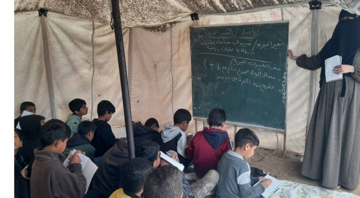 بسبب حرارة الخيام.. تأجيل انطلاقة العام الدراسي في غزة إلى أيلول المقبل