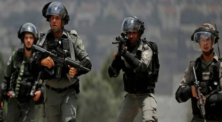 مصادر فلسطينية: إصابة فلسطينيين برصاص الاحتلال خلال اقتحام مخيم الأمعري