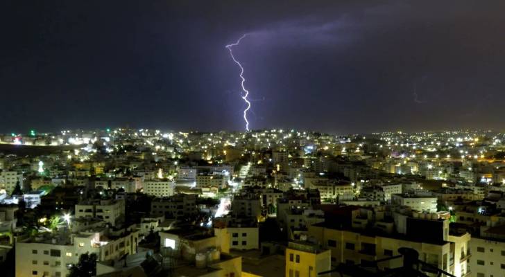 حالة جوية غير اعتيادية تؤثر على الأردن والساحل السوري وتجلب الأمطار