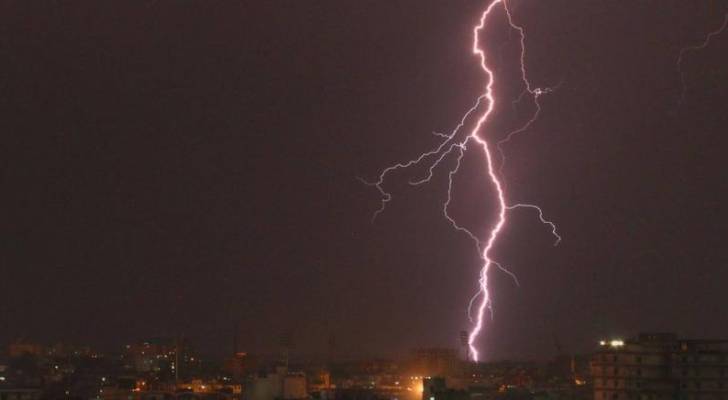الرعد في السماء