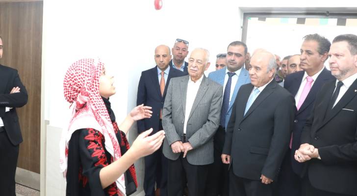 العيسوي يفتتح مشاريع مبادرات ملكية