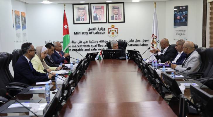 وزير العمل يلتقي نقابة أصحاب مكاتب استقدام العاملين في المنازل