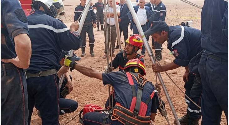 فرق الإنقاذ بالجزائر تسابق الزمن لانتشال الطفل أيوب من بئر بعمق 80 مترا