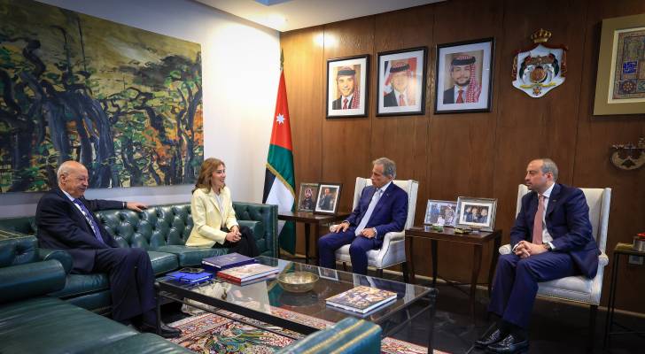 رئيس الوزراء يتسلم تقرير حالة حقوق الإنسان في الأردن لعام 2025