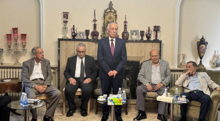 مندوبا عن الملك وولي العهد.. العيسوي يعزي عشيرة التلهوني