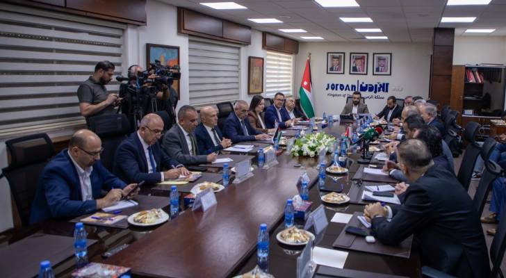 وزير السياحة والآثار، الدكتور عماد حجازين، مع وزير السياحة والآثار الفلسطيني هاني الحايك والوفد المرافق