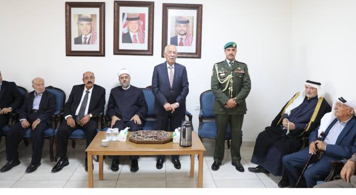 مندوبا عن الملك وولي العهد.. العيسوي يعزي نقرش والغنميين
