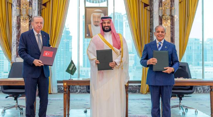 رئيس الوزراء الباكستاني وولي العهد السعودي والرئيس التركي