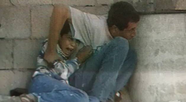 الطفل الفلسطيني محمد الدرة رفقة والده
