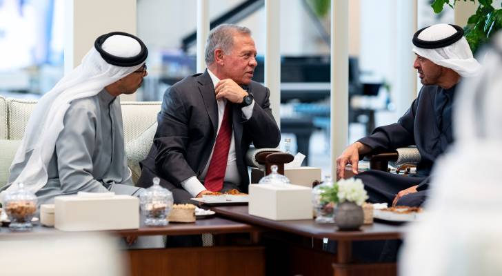 الملك ورئيس دولة الإمارات يعقدان مباحثات في أبوظبي
