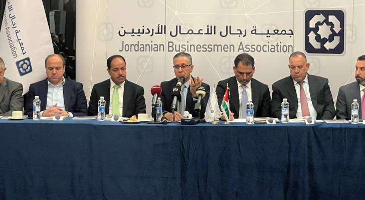 وزير الصناعة والتجارة والتموين، يعرب القضاة  خلال لقاء مع رجال الأعمال