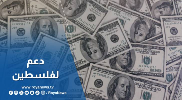 السفير السعودي في عمان  يسلم رئيس الوزراء الفلسطيني دعما ماليا