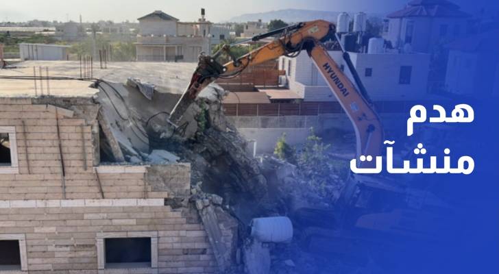 سلطات الاحتلال تهدم منشآت لفلسطينيين في قلنديا وسلوان بالقدس