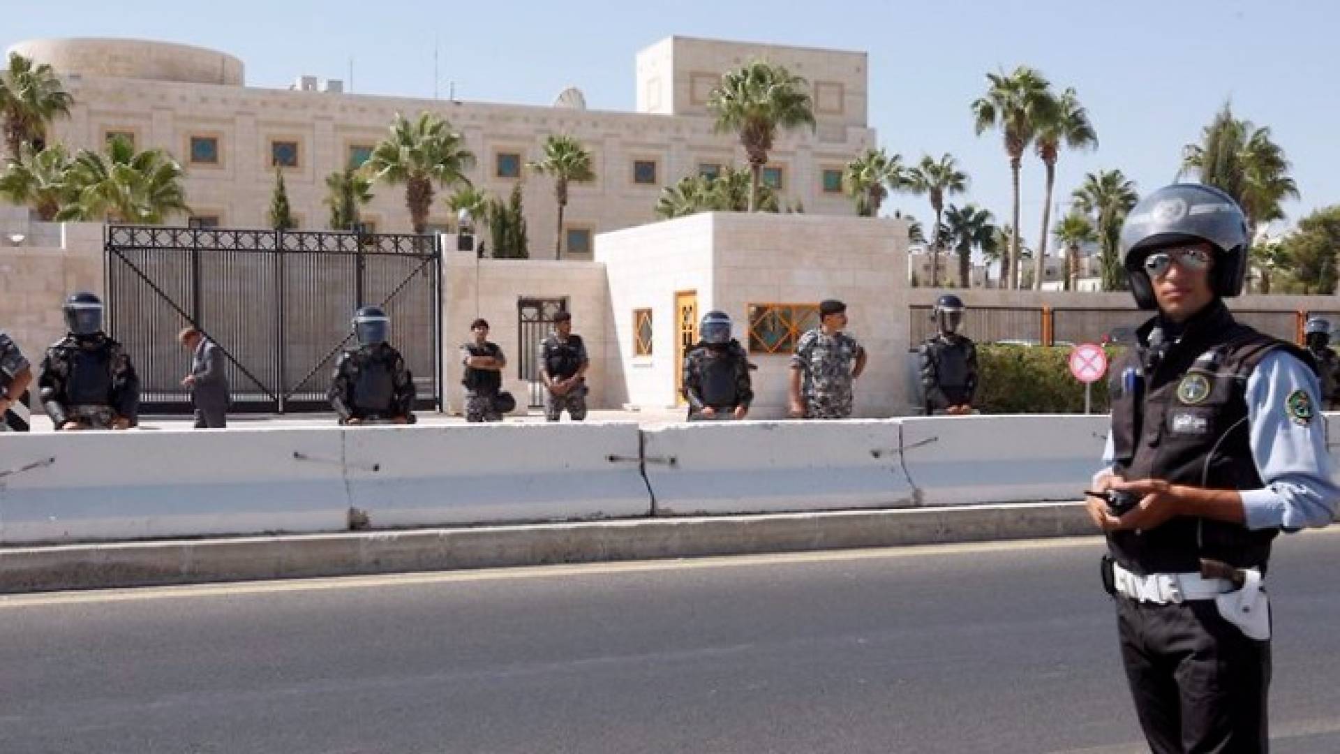 Image 1 from gallery