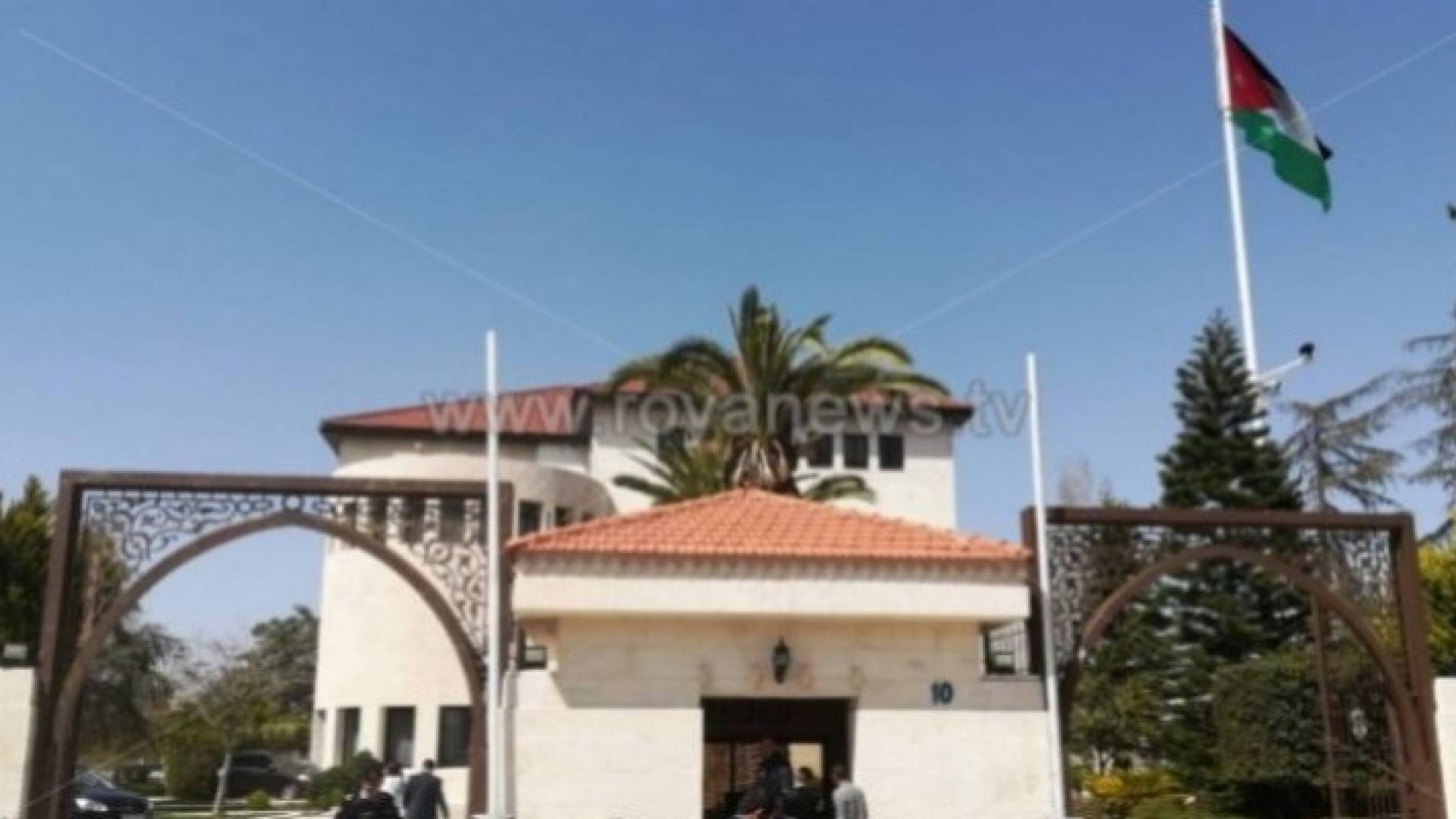 Image 1 from gallery