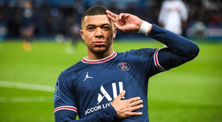 'Very happy' Mbappe snubs Real Madrid to stay at PSG