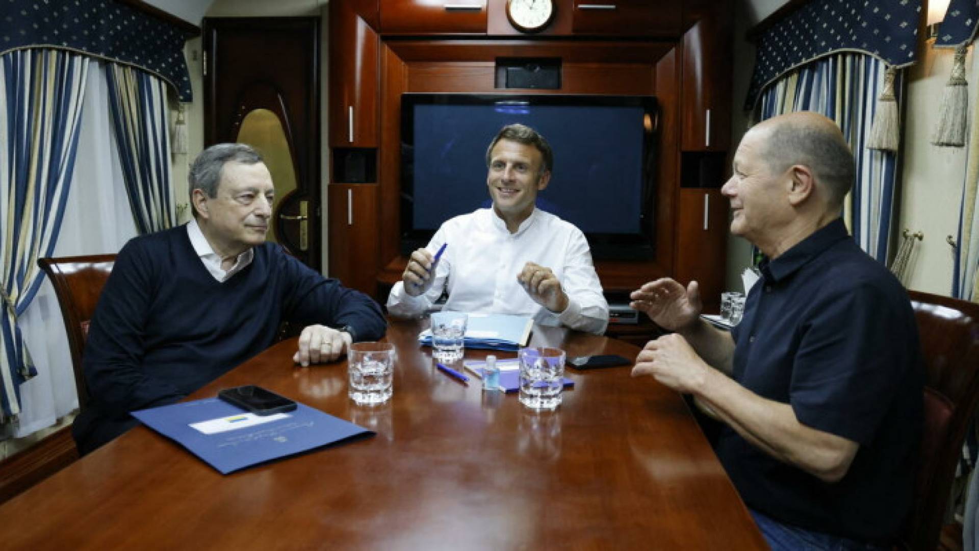 Image 1 from gallery