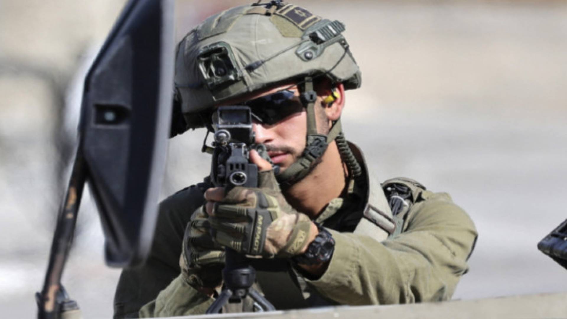 Image 1 from gallery